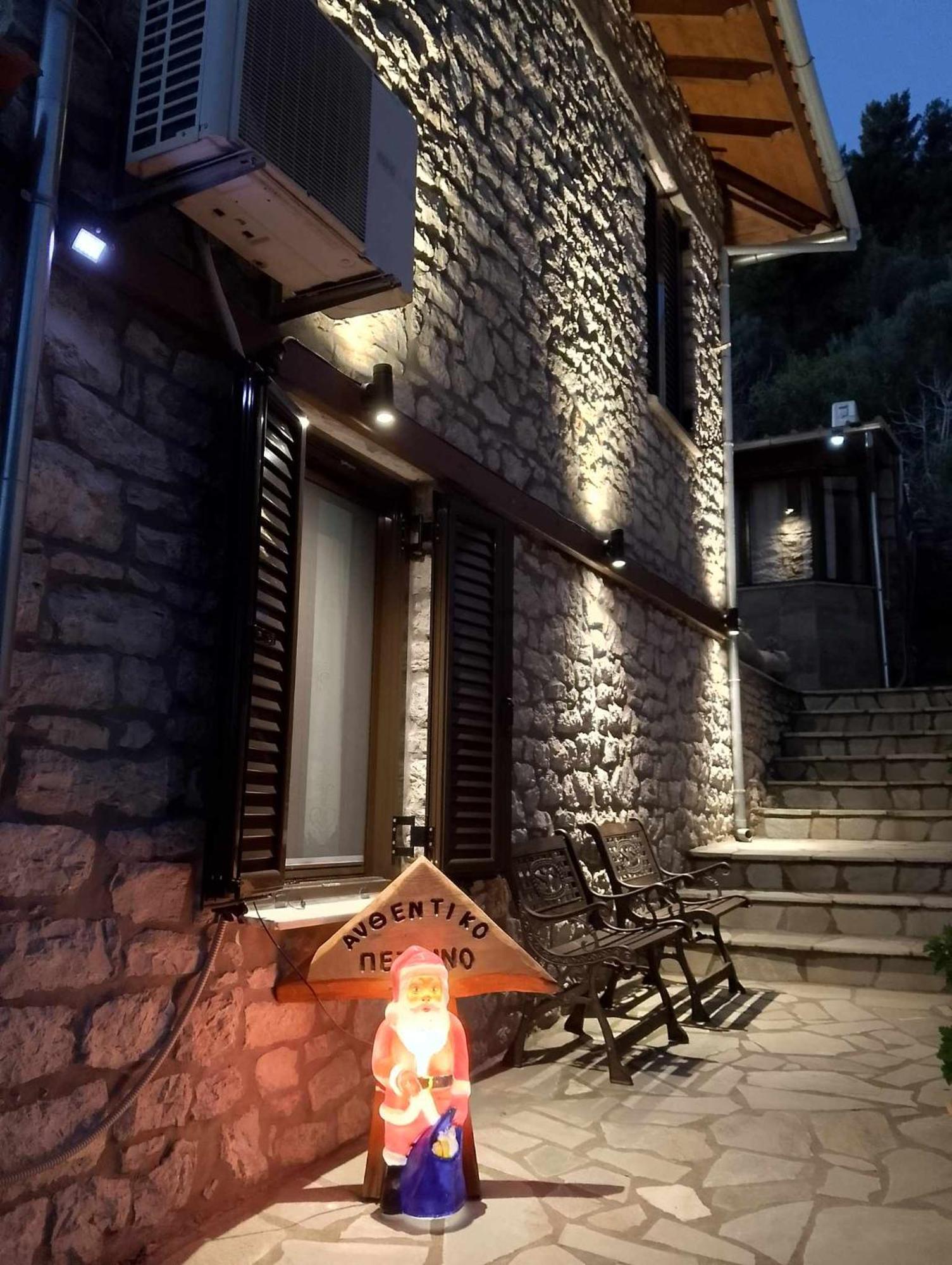 αυθεντικό πετρινο στην ναύπακτο Nafpaktos